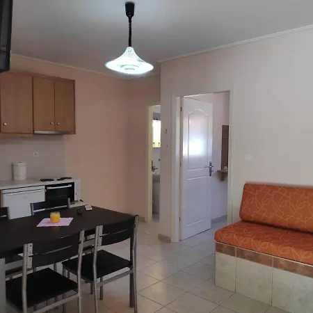 Romvi Village Apartment Amaliada