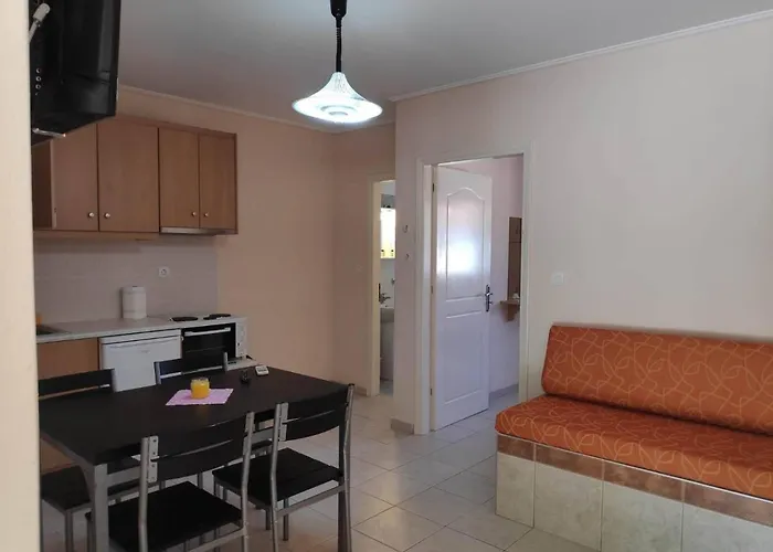 Romvi Village Apartment Amaliada